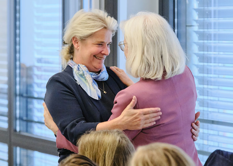 Kirsten Kappert-Gonther Mdb gratuliert der neuen BVPG-Pr&auml;sidentin Simone Borchardt MdB