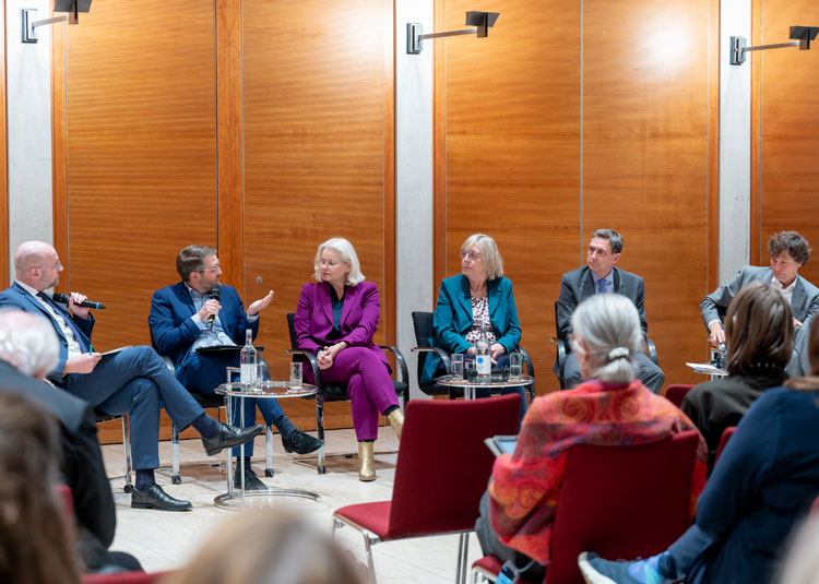 BVPG-Präsidentin Dr. Kirsten Kappert-Gonther MdB auf der GVG-Konferenz „Health in All Policies - Kooperation als Erfolgsfaktor“ am 8. Dezember 2025 in Berlin. © Christian Kruppa BVPG-Präsidentin Dr. Kirsten Kappert-Gonther MdB auf der GVG-Konferenz „Health in All Policies - Kooperation als Erfolgsfaktor“ am 8. Dezember 2025 in Berlin.