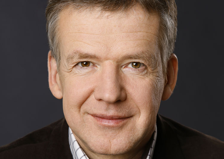 Porträt Prof. Dr. Klaus Pfeifer, Lehrstuhl für Sportwissenschaft mit Schwerpunkt Bewegung und Gesundheit an der FAU Erlangen-Nürnberg